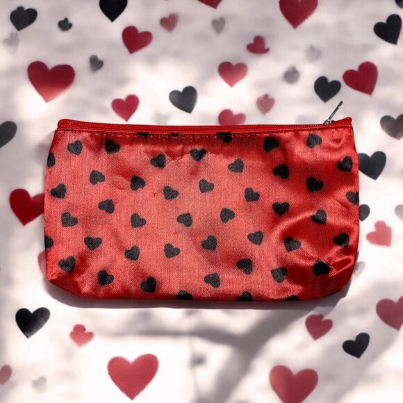 Small Hearts Zipper Black Makeup Bag - RED - Picture 1 of 2